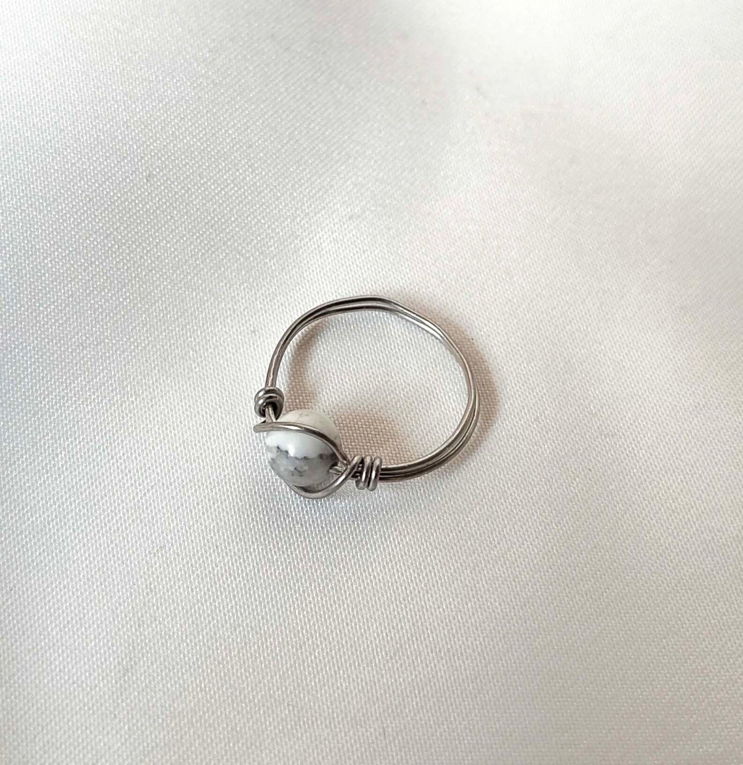 Peaceful Clarity – Howlite Wire-Wrapped Ring